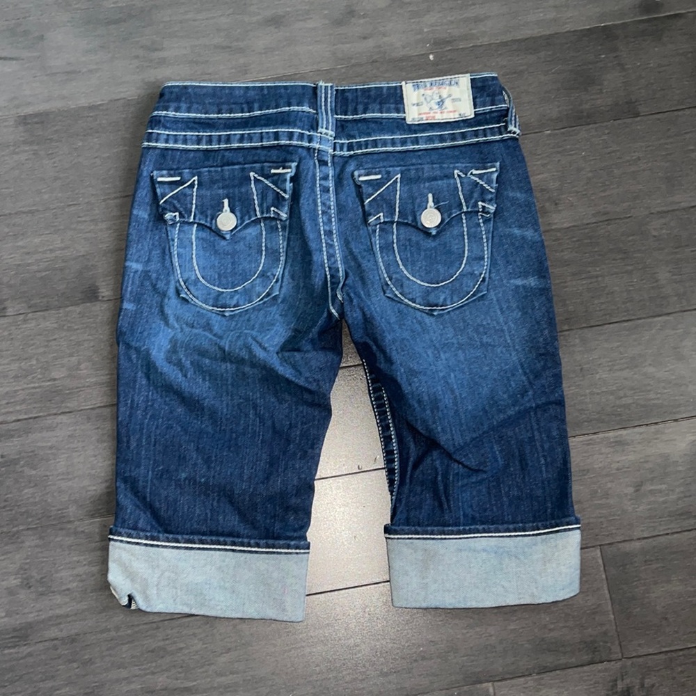 True Religion Sophie Crop/Long short. Size 27